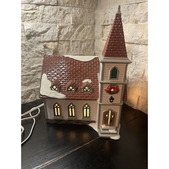 Department 56 Snow Village Shady Oak Church Starter Set 1994 With Light 5462-3 - Picture 1 of 11